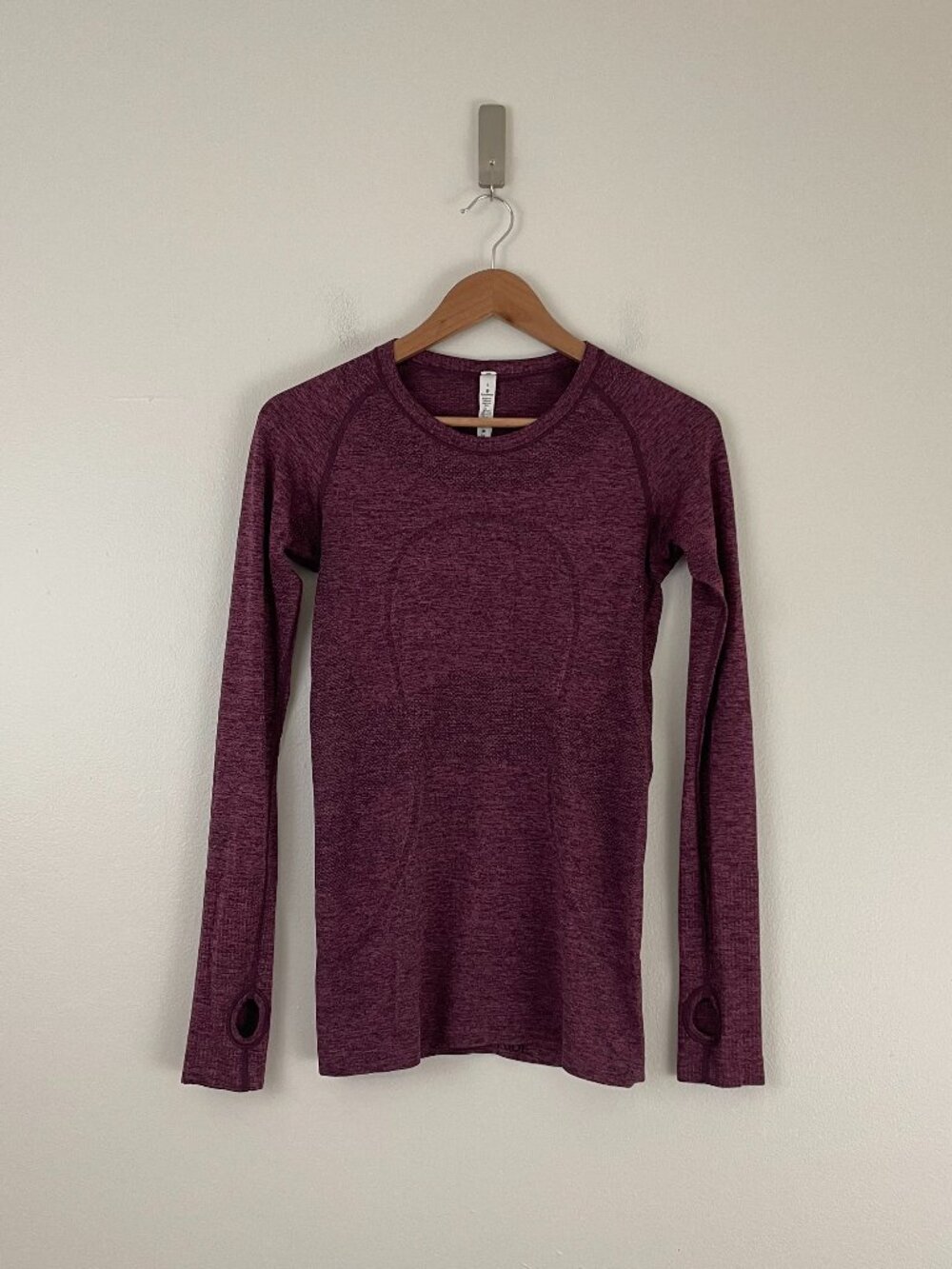 Lululemon Swiftly Tech Long Sleeve Crew Top in Dark Adobe Size 6